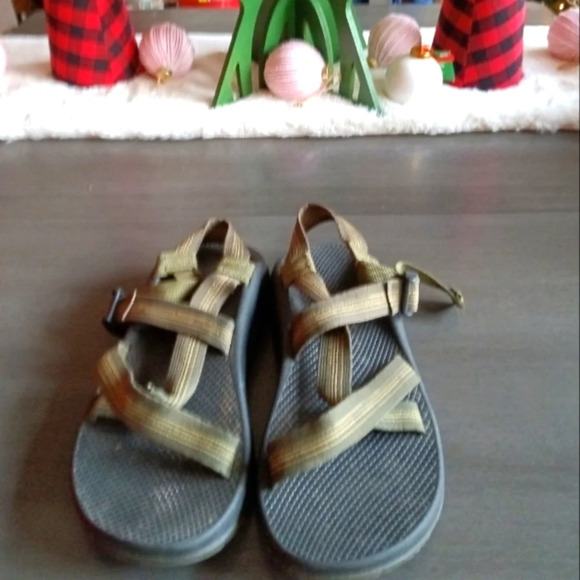 Mens Chaco like new size 12 - Picture 1 of 5